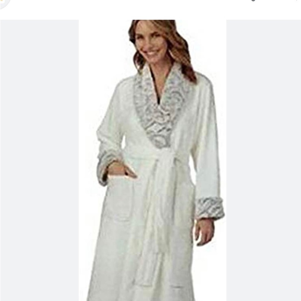 Carole Hochman plush robe